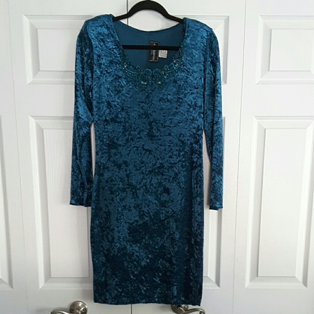 Gorgeous teal velvet evening dress